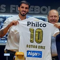 Bryan Ruiz: "10 en Santos sólo hay uno"