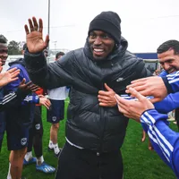 Alberth Elis estuvo en el entrenamiento del Burdeos. (Foto: Burdeos)