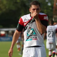 Carlos Mora no se olvida nunca de Alajuelense.