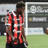 INACEPTABLE: árbitro habría calificado de “malísimo” a Freddy Góndola en medio de un partido