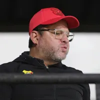 Jafet Soto golpeado por este revés.
