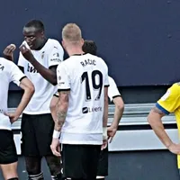 Cádiz vs Valencia | Detuvieron el partido debido a un presunto acto de racismo contra Mouctar Diakhaby