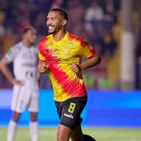 Marcel Hernández alerta a todos en Herediano.