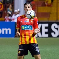 Herediano podría recibir millonaria suma por traspaso de Juan Pablo Vargas a Santos