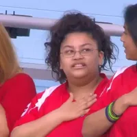 Cuando estás lejos de tu tierra: hincha rompe en llanto al escuchar himno de Panamá