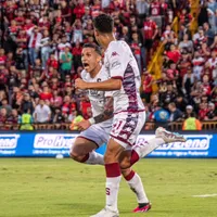 Así salieron los jugadores morados que estaban en las gradas del estadio Alajuelense (VIDEO)