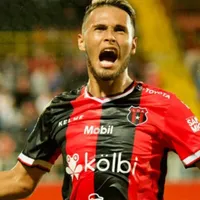 Heróico gol de Alex Lopez le dio un respiro al Alajuelense