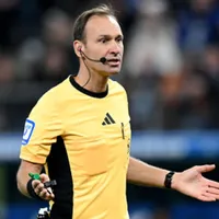 ¿Quién es el árbitro VAR de Argentina vs. España en la final del Mundial 2026?