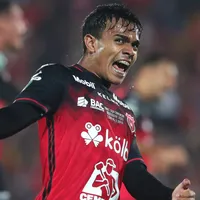 Aaron Suárez en el XI de futbolistas más prometedores del mundo