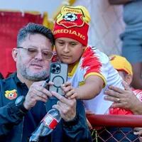 Jafet Soto se sorprende con una salida.