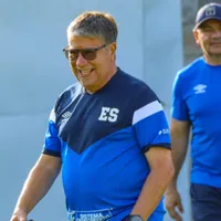 Con la motivación al máximo: Bolillo Gómez celebra un nuevo éxito de uno de sus legionarios antes del juego de El Salvador vs Panamá