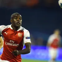 Campbell no va a la gira y Arsenal lo espera para definir su salida