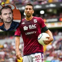 Andrés Carevic le apunta a Mariano Torres.