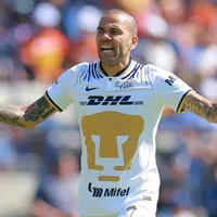 Dani Alves queda fuera de Pumas tras ser enviado a prisión