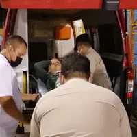 Emilio Izaguirre es llevado al hospital