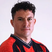 Bryan Oviedo tiene todo listo para jugar.