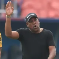 Hernán Medford es protagonista de un momento inusual en el futbol de Guatemala