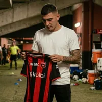 Fernán Faerron le respondió a Alajuelense.