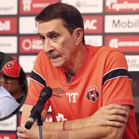 Alexandre Guimarães hizo referencia al fichaje de Bryan Oviedo.