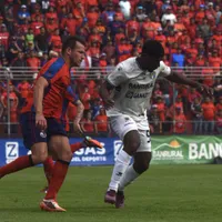 Empate emocionante de Municipal y Comunicaciones en el Clásico de Guatemala