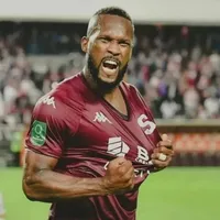 Presidente del Saprissa feliz por la llegada del VAR; Waston piensa que es una mala idea