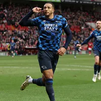 Nathaniel Méndez-Laing anotó en victoria importante de Derby County (Video)