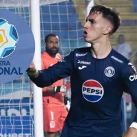 Rodrigo Auzmendi grita un gol con la camisa de Motagua.