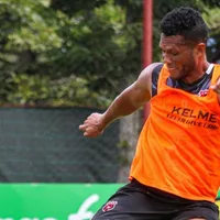 El panameño Rolando Blackburn sigue sin convencer en Alajuelense