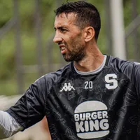 El futuro de Mariano Torres: la decisión de Saprissa que lo cambia todo con el ídolo