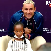 El tierno momento que protagonizó Keylor Navas en Ruanda
