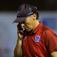 Pedro Troglio se mostró muy molesto en su segunda derrota. (Foto: Olé)