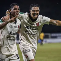 Alajuelense vuelve a humillar a Saprissa. (Foto: LDA)
