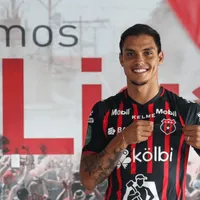 Erick Cabalceta extiende su vínculo con la Liga Deportiva Alajuelense