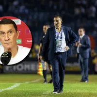 Claudio Vivas le lanza un dardo a Guimaraes.