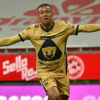 Gaby Torres se estrena como goleador con Pumas