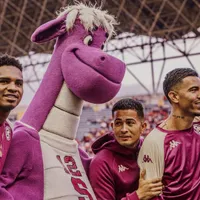 Saprissa deja salir a otro jugador.