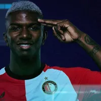 Extremo: Jeyland Mitchell se muestra en Feyenoord como nunca se lo vio