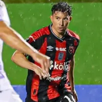 Bryan Oviedo habló tras su salida.