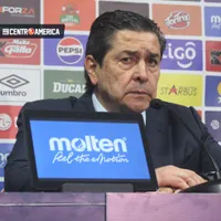 “Debe seguir”: Desde el extranjero Luis Fernando Tena recibe un espaldarazo en la Selección de Guatemala