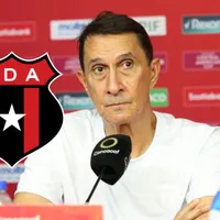 Alexandre Guimaraes en conferencia de prensa.