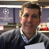Fernando Palomo cumplió su promesa y lució camiseta de Alianza en Madrid