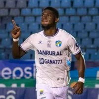 SE REVELAN LOS CLUBES QUE LO BUSCAN: Azarías Londoño se aleja de Comunicaciones