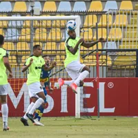 Azmahar Ariano se resintió de su lesión en la clavícula en partido de Copa Libertadores