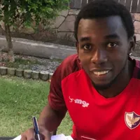 Oficial: "Muma" Fernández firmó con el Fénix de Uruguay