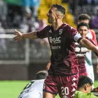 Mariano Torres se destacó en el triunfo de Saprissa.