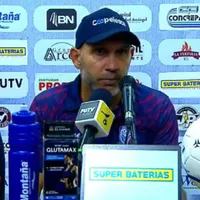 Luis Marín se molesto con una pregunta en conferencia. (Foto: FUTV)