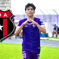 Lo que debería pagar Alajuelense si quiere fichar a Leonardo Manjívar