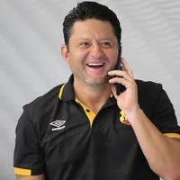 Jafet Soto le "robó" un jugador al Saprissa y se burló de ellos