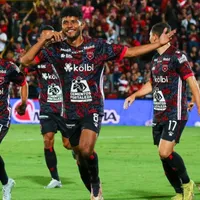 Con muchos goles y buen fútbol, Alajuelense venció a Cartaginés y sigue líder