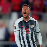 Francisco Calvo, único centroamericano nominado al mejor defensa de Concacaf